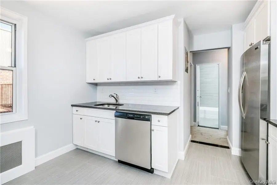 5 Sadore Ln #4L, Yonkers, NY 10710 - Image #2