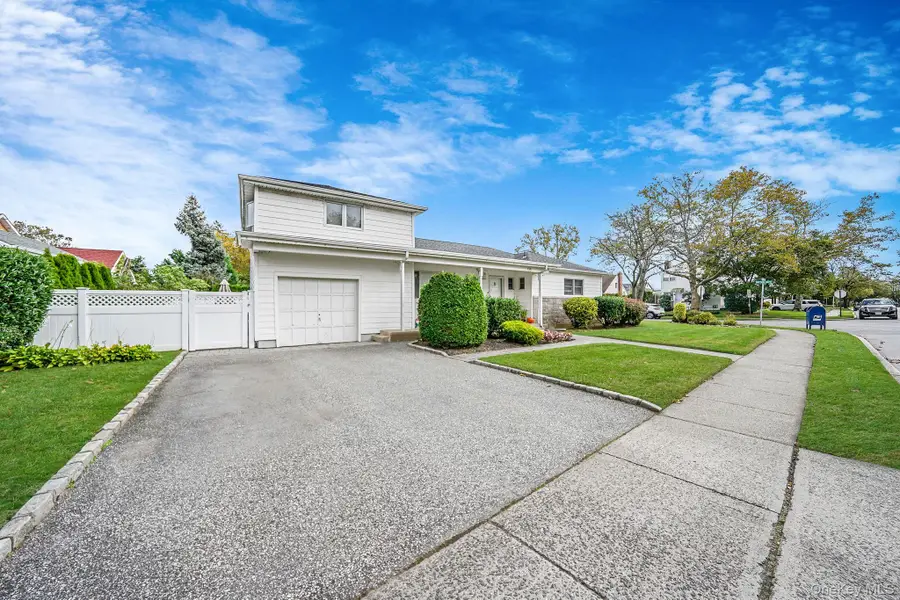 138 Claudy Lane, New Hyde Park, NY 11040 - Image #2