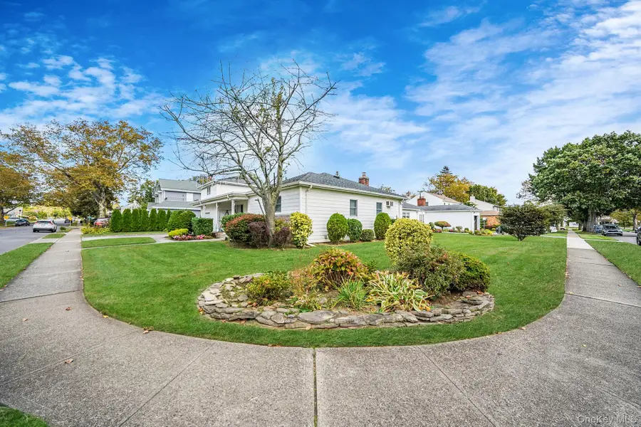 138 Claudy Lane, New Hyde Park, NY 11040 - Image #3