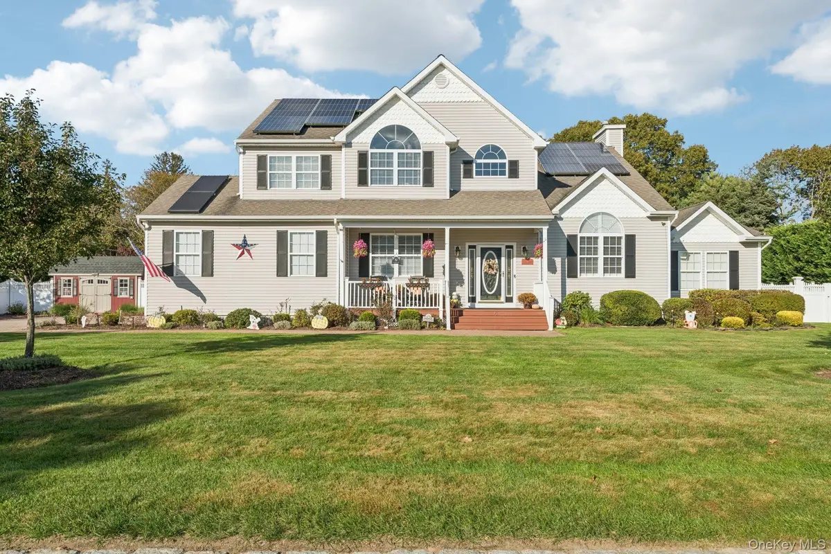 6 Landings Lane, Patchogue, NY 11772 - Image #1