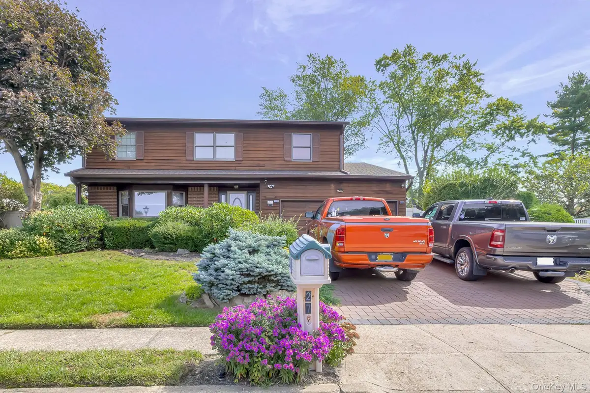 27 Bruno Lane, Dix Hills, NY 11746 - Image #1