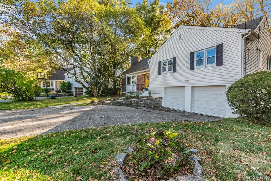 73 Hilary Circle, New Rochelle, NY 10804 - Image #2