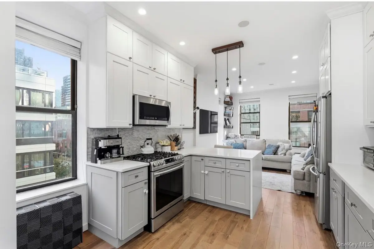 453 W 54th Street #4A, Manhattan, NY 10019 - Image #1