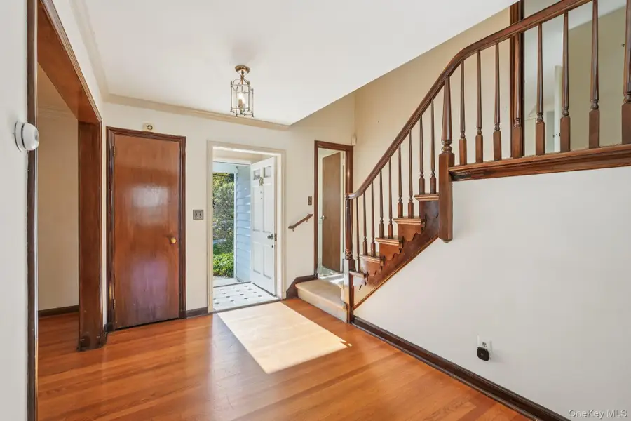 13 Hillview Drive, Scarsdale, NY 10583 - Image #3