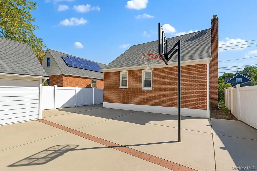 115-44 237 Street, Elmont, NY 11003 - Image #3