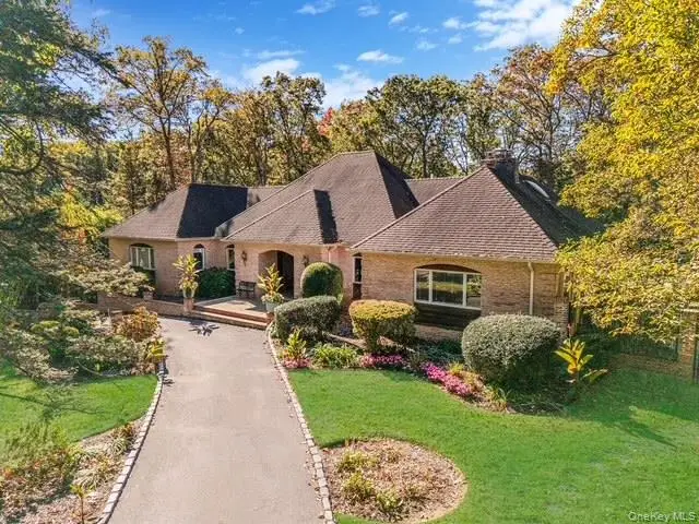 26 Sleepy Hollow Lane, Dix Hills, NY 11746 - Image #1