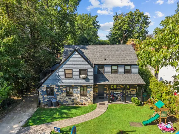 11 Brook Lane, Great Neck, NY 11023