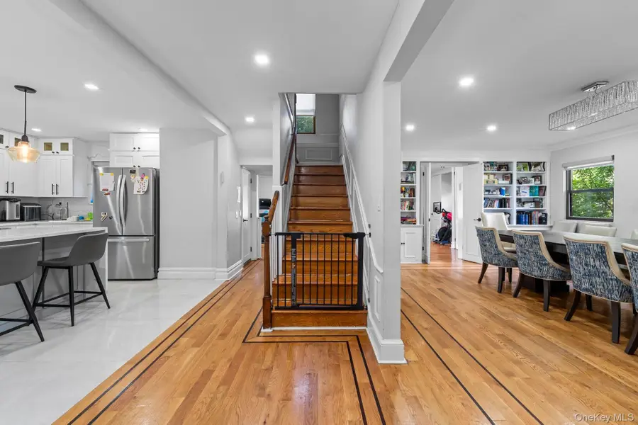 11 Brook Lane, Great Neck, NY 11023 - Image #2