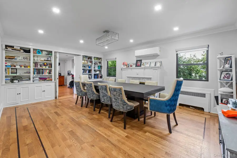 11 Brook Lane, Great Neck, NY 11023 - Image #3