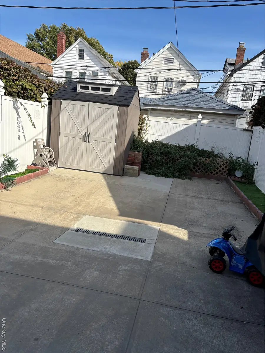 104-71 109 St #2, South Richmond Hill, NY 11419 - Image #2