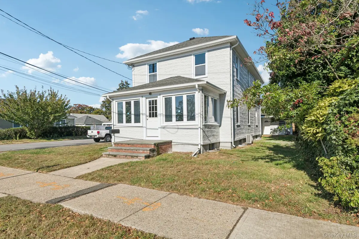25 Roosevelt Street, Bay Shore, NY 11706 - Image #1