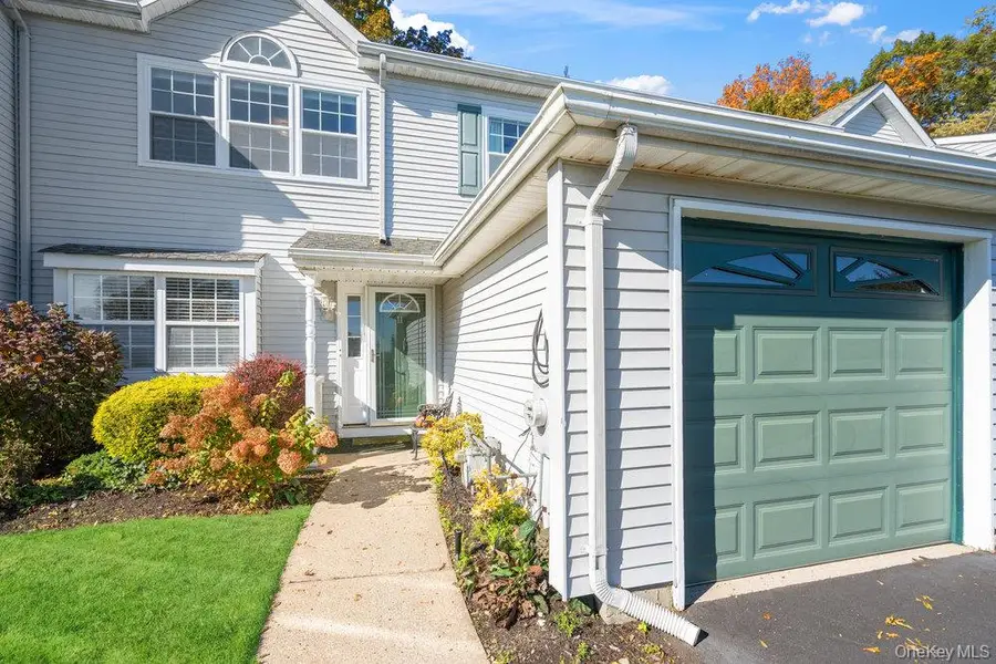 11 Horizon Court, Huntington, NY 11743 - Image #2