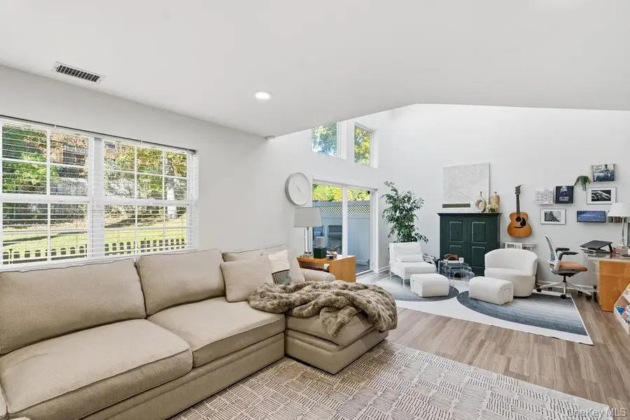 11 Horizon Court, Huntington, NY 11743 - Image #3