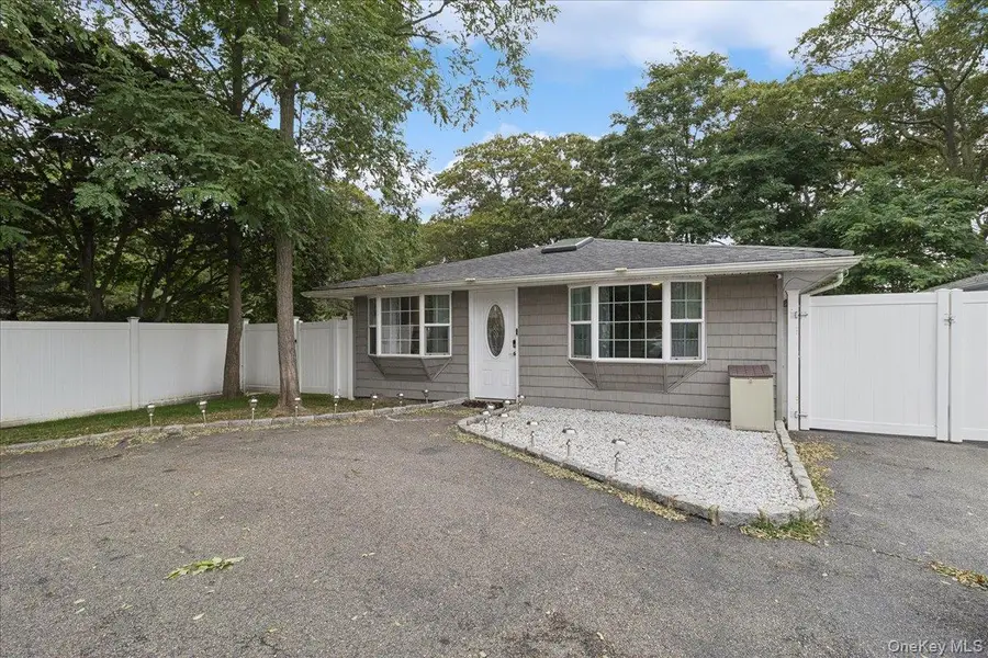 7 Pinetree Drive, Shirley, NY 11967 - Image #3