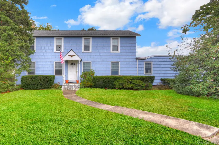 25 Sunnybrook Drive E, Oceanside, NY 11572 - Image #2