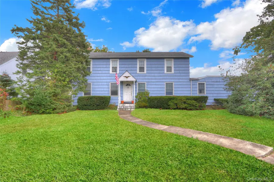 25 Sunnybrook Drive E, Oceanside, NY 11572 - Image #3