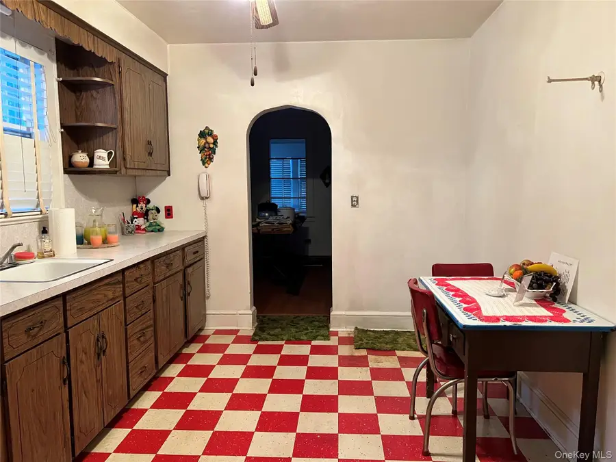 40 Lafayette Avenue, Westbury, NY 11590 - Image #3