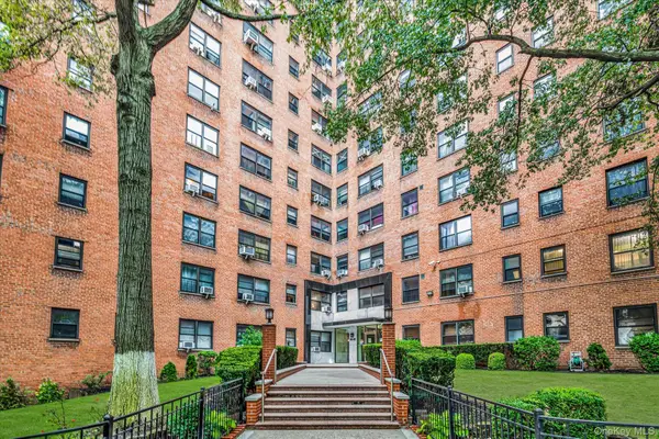 99-05 63rd Drive #3U, Rego Park, NY 11374