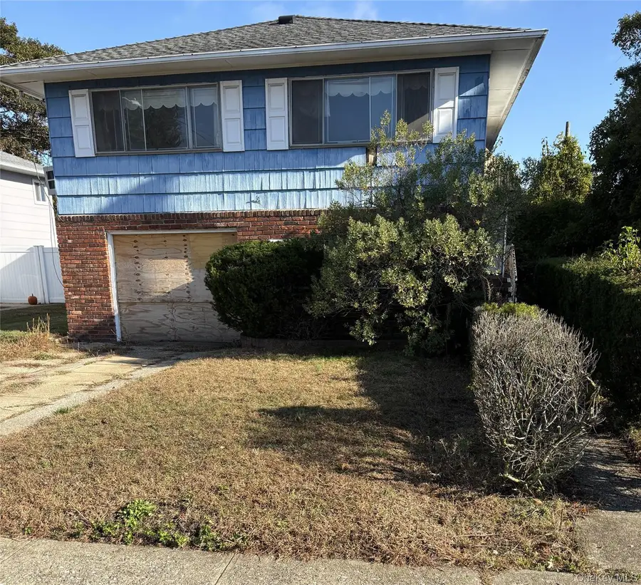 65 Florida Avenue, Island Park, NY 11558 - Image #2