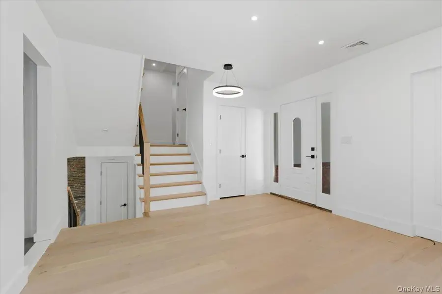 559 Linda Lane, Woodmere, NY 11598 - Image #2