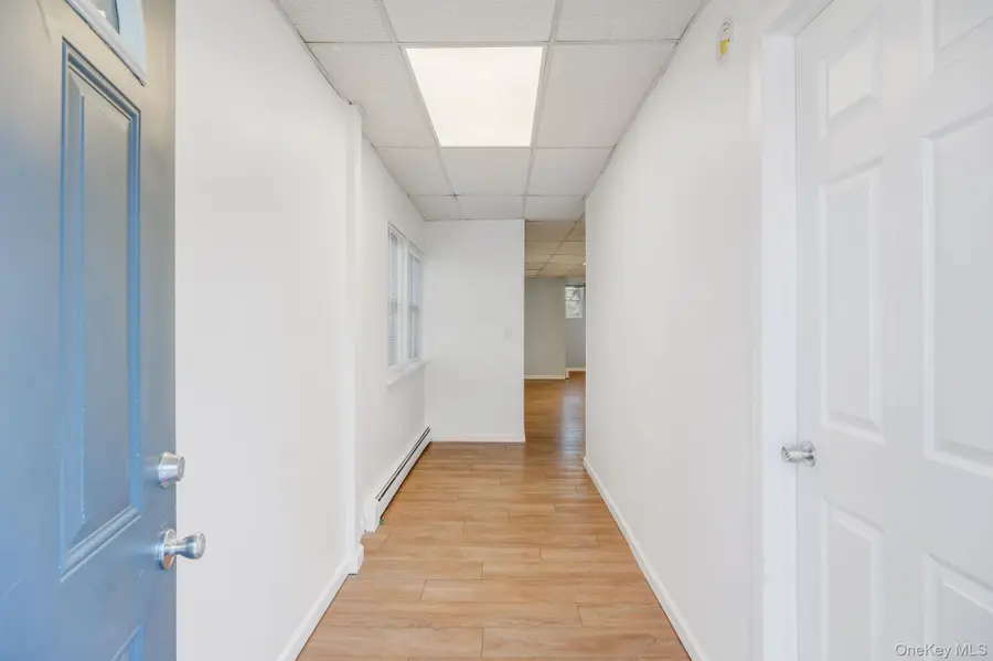 39 Chapman Place, Bay Shore, NY 11706 - Image #3