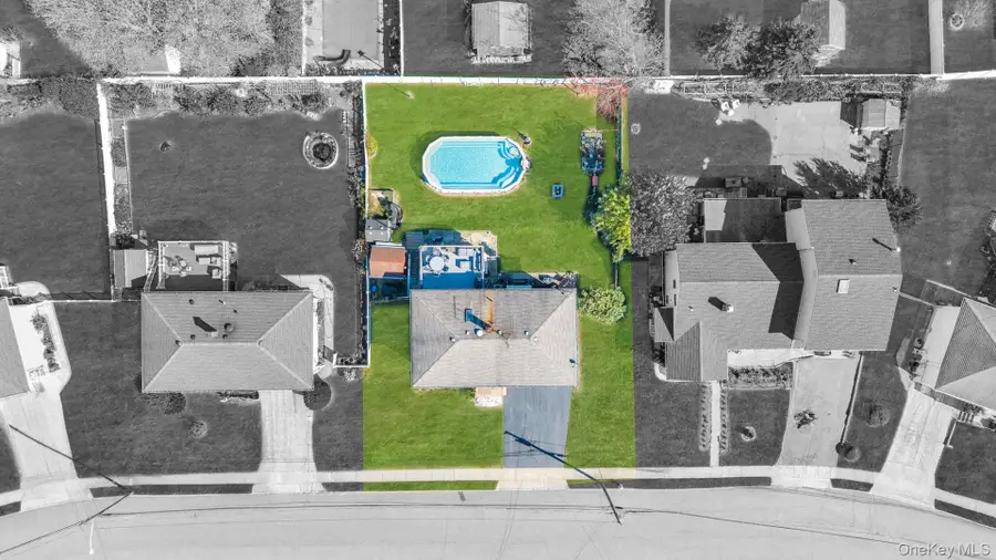 23 Toysome Lane, Deer Park, NY 11729 - Image #2