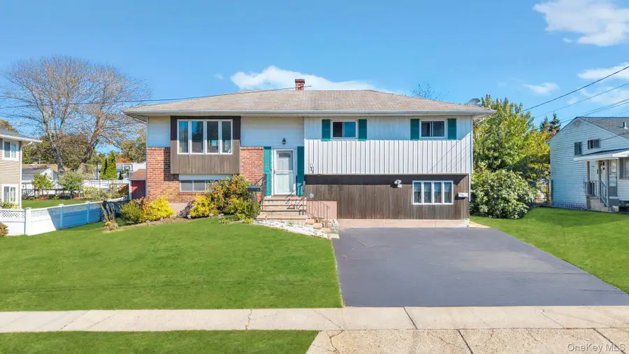 23 Toysome Lane, Deer Park, NY 11729 - Image #3