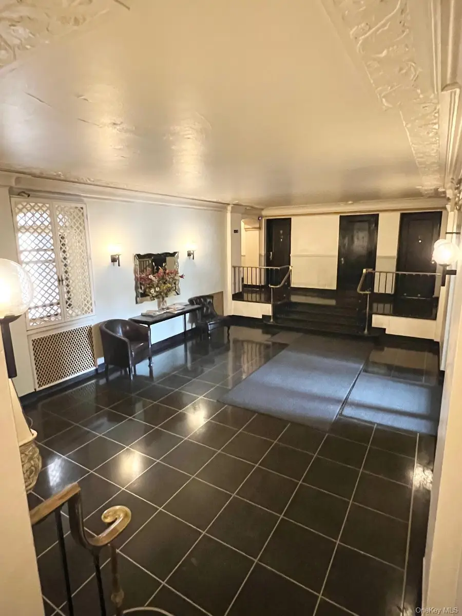 141 Woodmere Blvd #3H, Woodmere, NY 11598 - Image #2