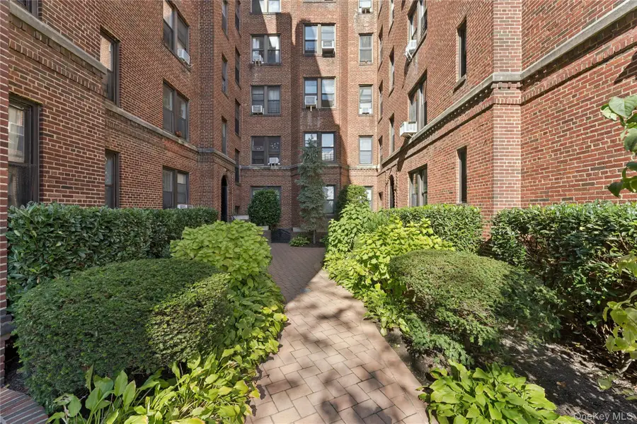 115 25 84th Avenue #5L, Richmond Hill, NY 11418 - Image #2