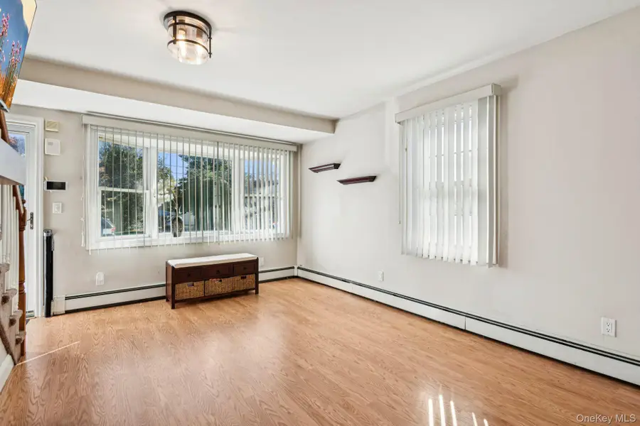 40 Elm Street, Hicksville, NY 11801 - Image #3