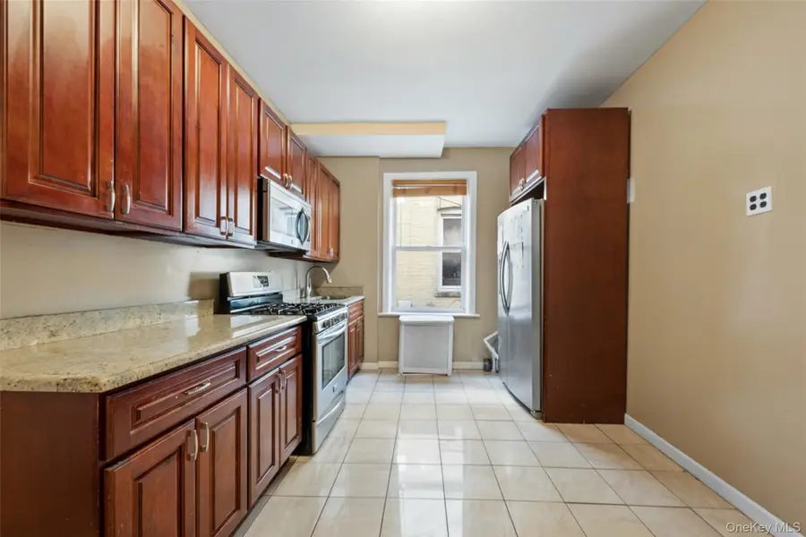 3957 Paulding Avenue, Bronx, NY 10466 - Image #2