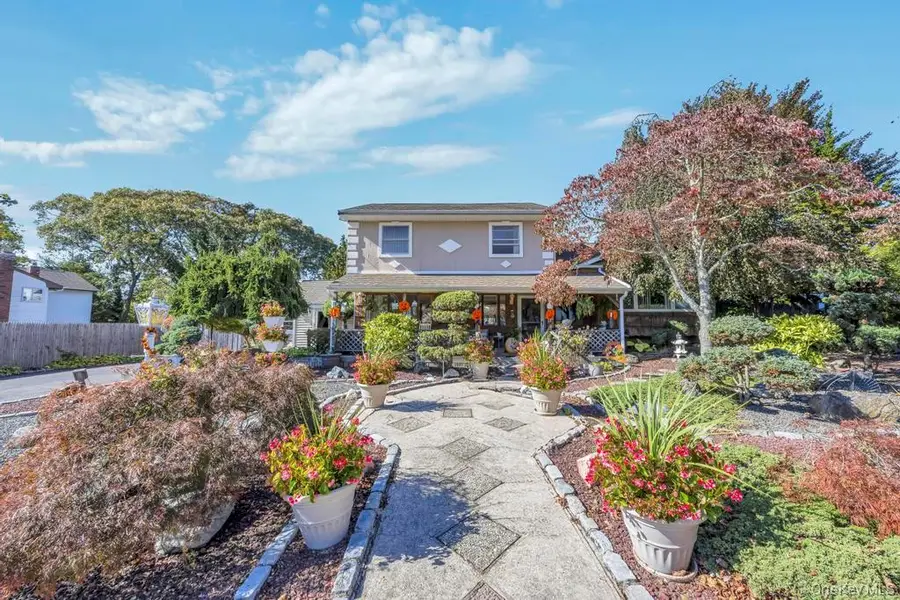 23 Longstreet Drive, Lake Grove, NY 11755 - Image #2