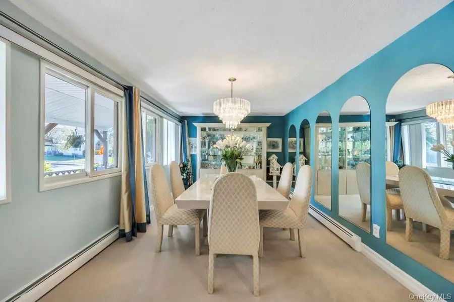 23 Longstreet Drive, Lake Grove, NY 11755 - Image #3