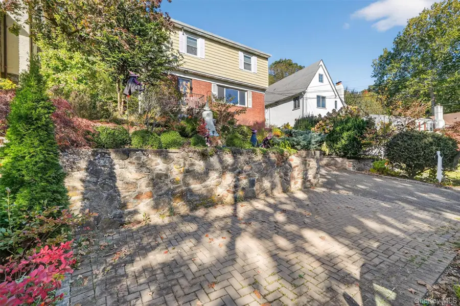 25 Avondale Road, Yonkers, NY 10710 - Image #3