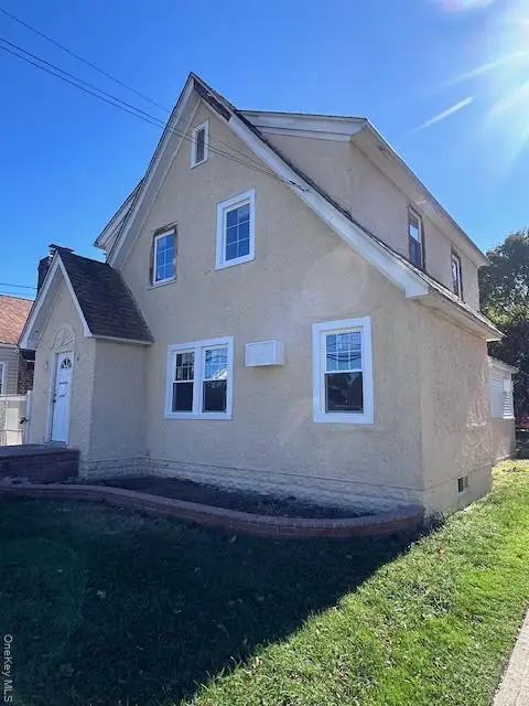 858 Seaman Avenue, Baldwin, NY 11510