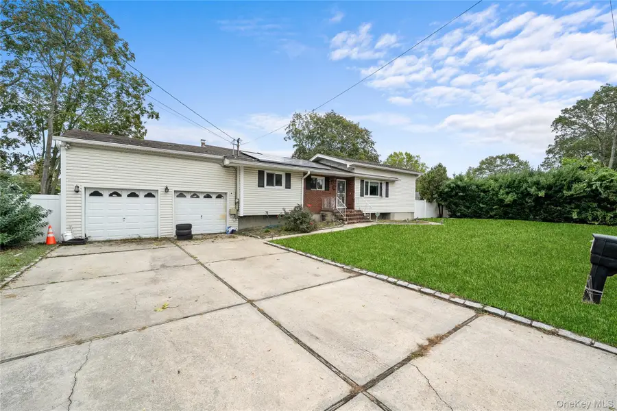99 Brooklyn Avenue, West Babylon, NY 11704 - Image #2