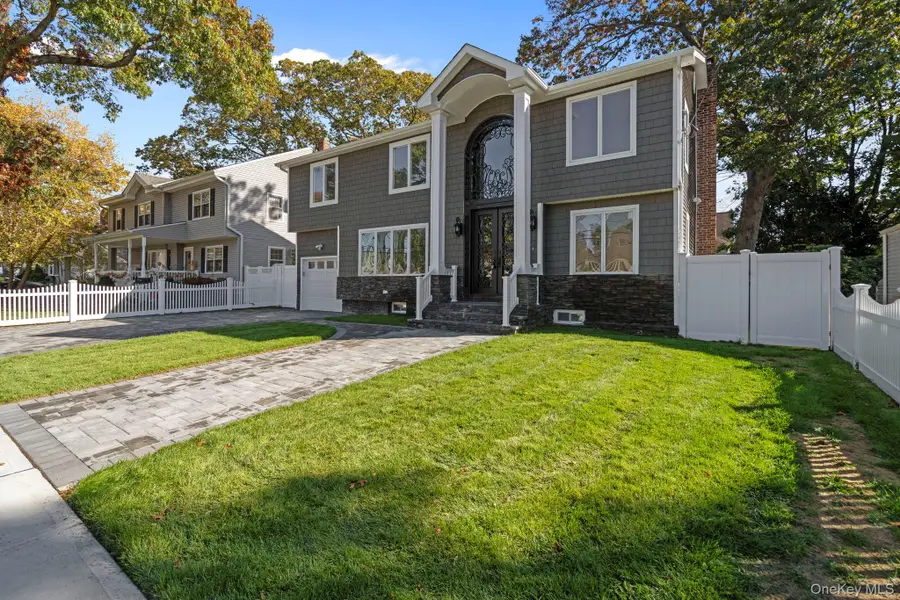 33 6th Avenue, Massapequa Park, NY 11762 - Image #2