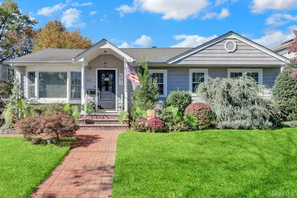 600 Dogwood Avenue, Franklin Square, NY 11010