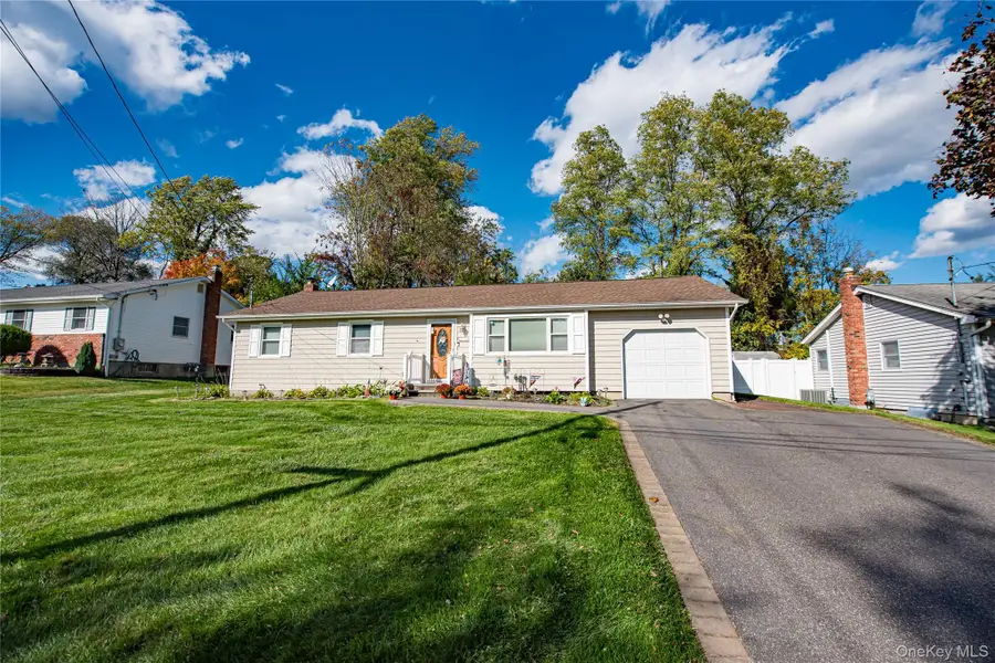 23 Wyandotte Street, Selden, NY 11784 - Image #2