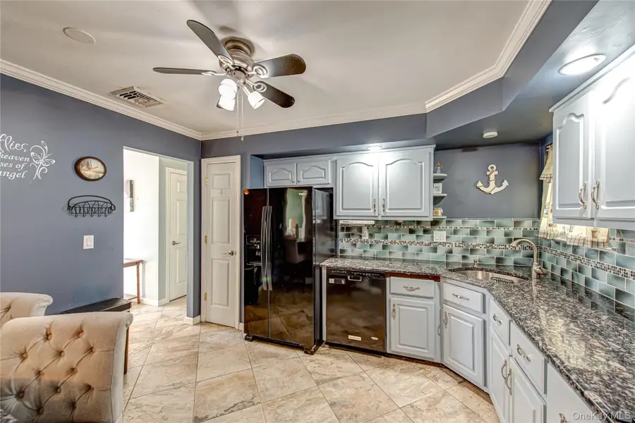 23 Wyandotte Street, Selden, NY 11784 - Image #3