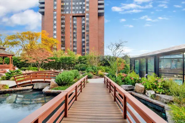 4 Martine Avenue #502, White Plains, NY 10606