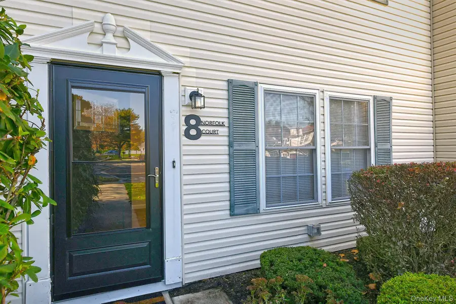 8 Norfolk Court, Coram, NY 11727 - Image #3