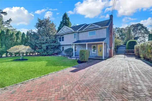 34 Woodberry Road, East Patchogue, NY 11772