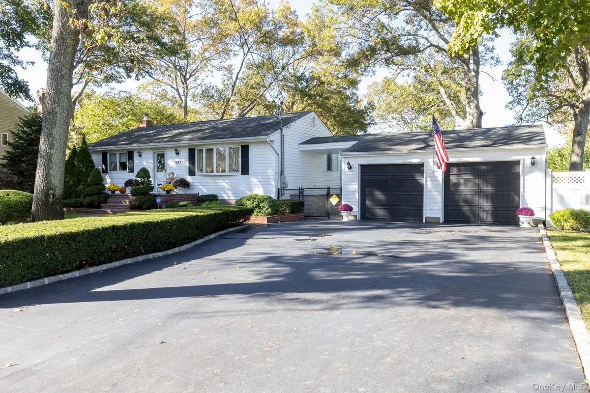 437 Peconic Street, Ronkonkoma, NY 11779 - Image #1