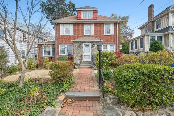 4607 Concord Avenue, Great Neck, NY 11020