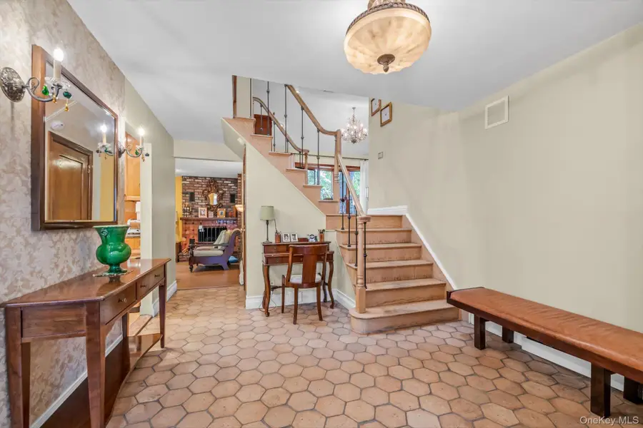 740 Kearny Drive, North Woodmere, NY 11581 - Image #2