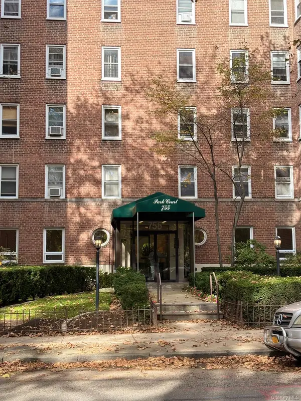 755 Bronx River Road #6E, Bronxville, NY 10708