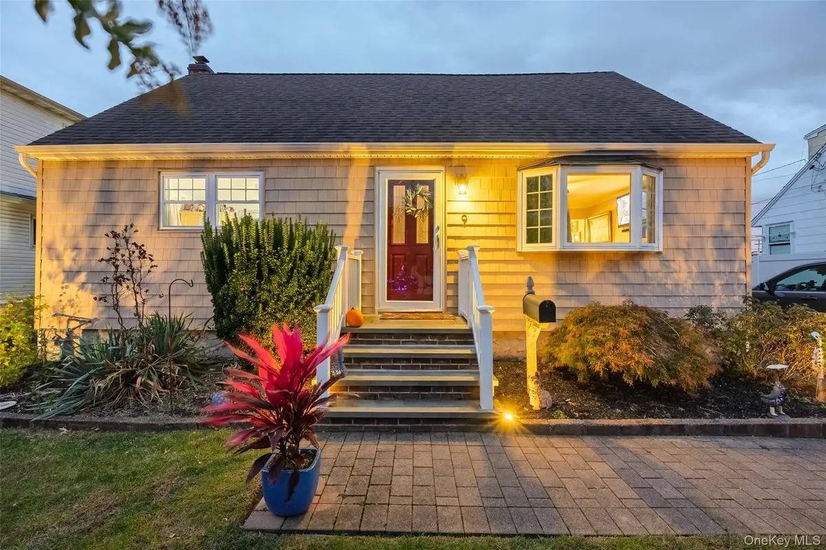 9 Riviera Parkway, Lindenhurst, NY 11757 - Image #1