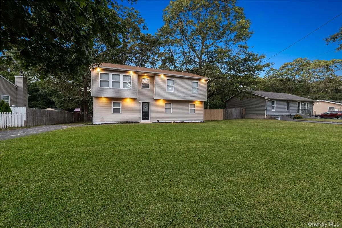 25 Nord Park Boulevard, Middle Island, NY 11953 - Image #1