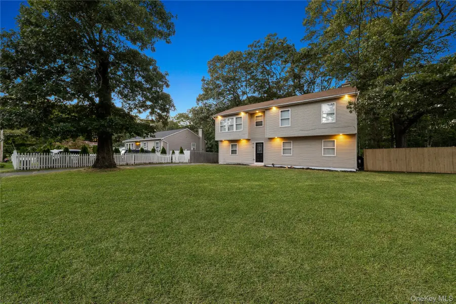 25 Nord Park Boulevard, Middle Island, NY 11953 - Image #2